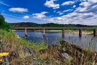 Blick auf die Weißwasserbrücke über die Okertalsperre
